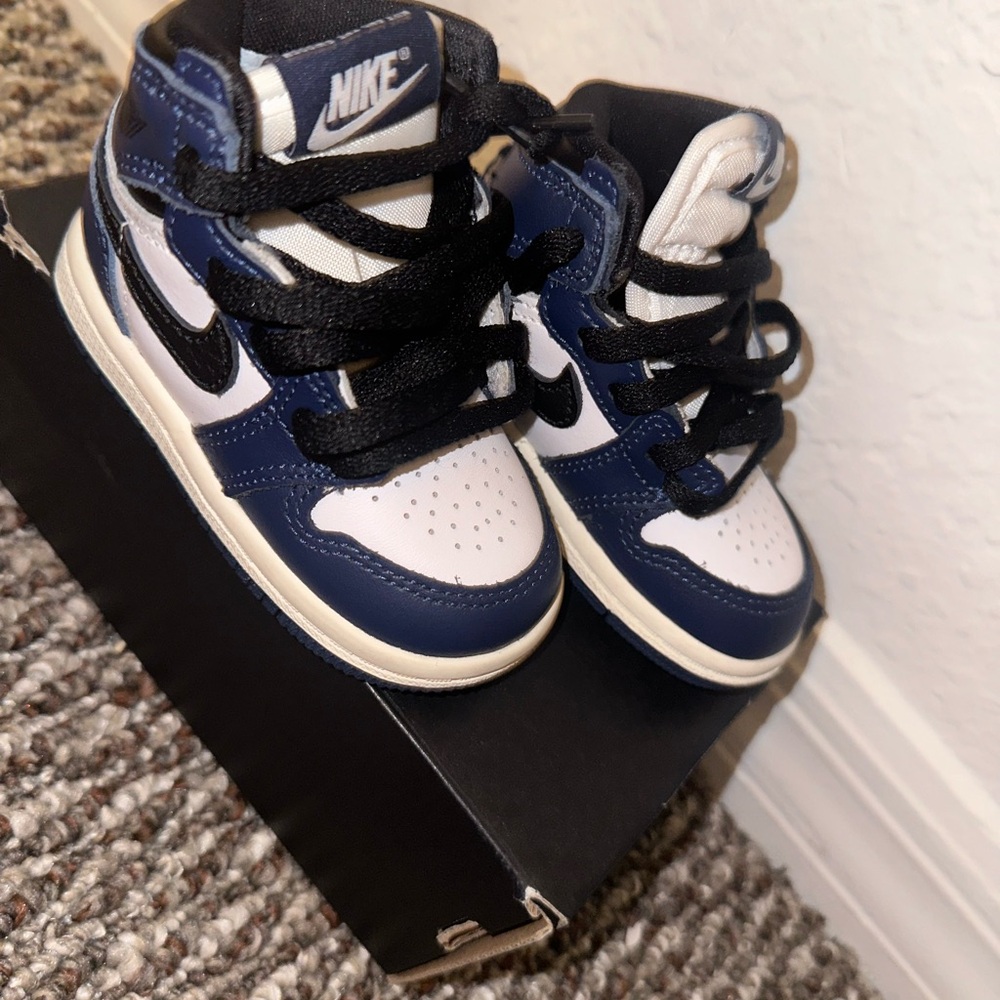 Nike Kids' Blue and White Sneakers